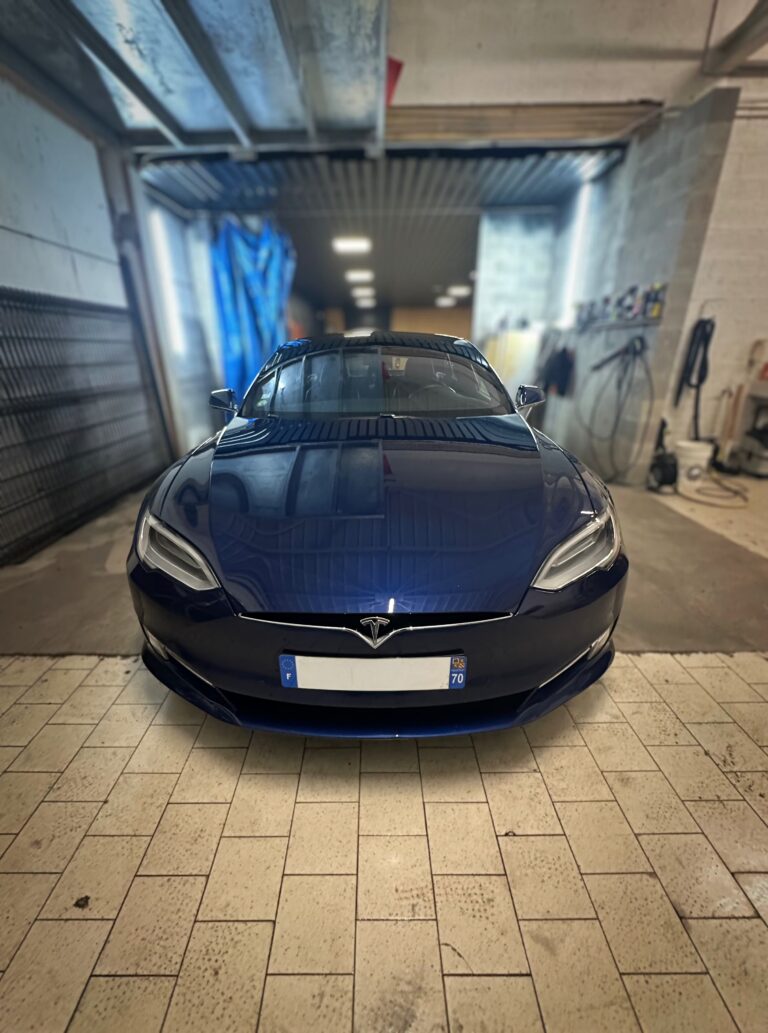 Tesla S avant