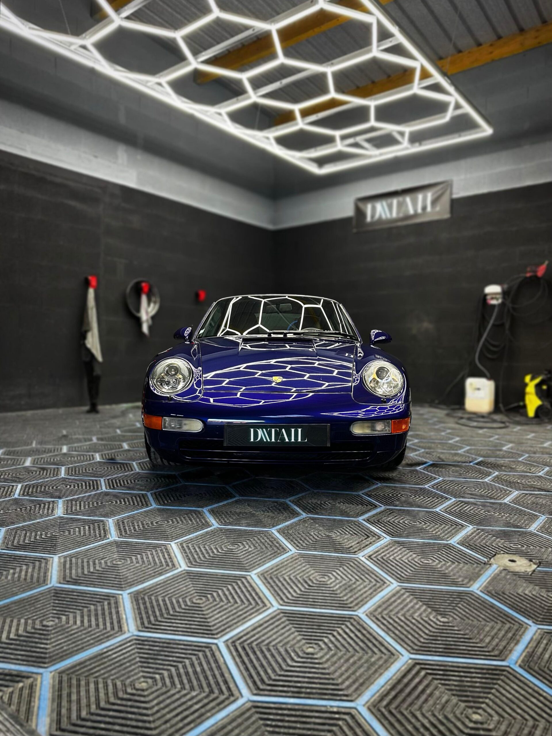 Porsche 911 993 Carrera 2 vue avant chez D.TAIL